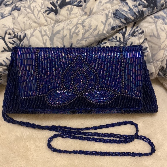 Beautiful, colorful decorative beaded purse, long strap very nice condition - Picture 9 of 14